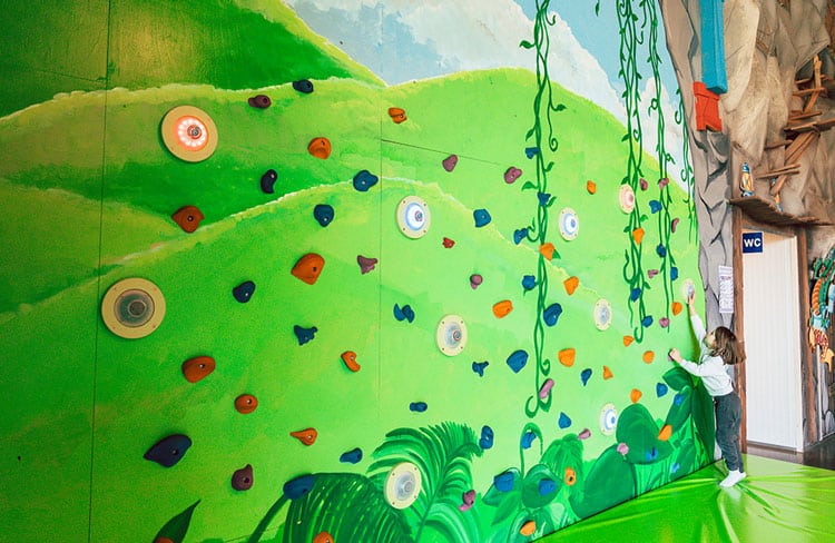 Attracties klimmuur
